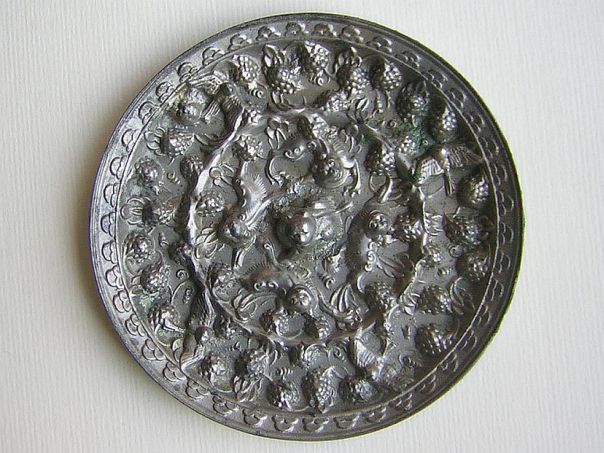 海兽葡萄纹铜镜 - (2076）